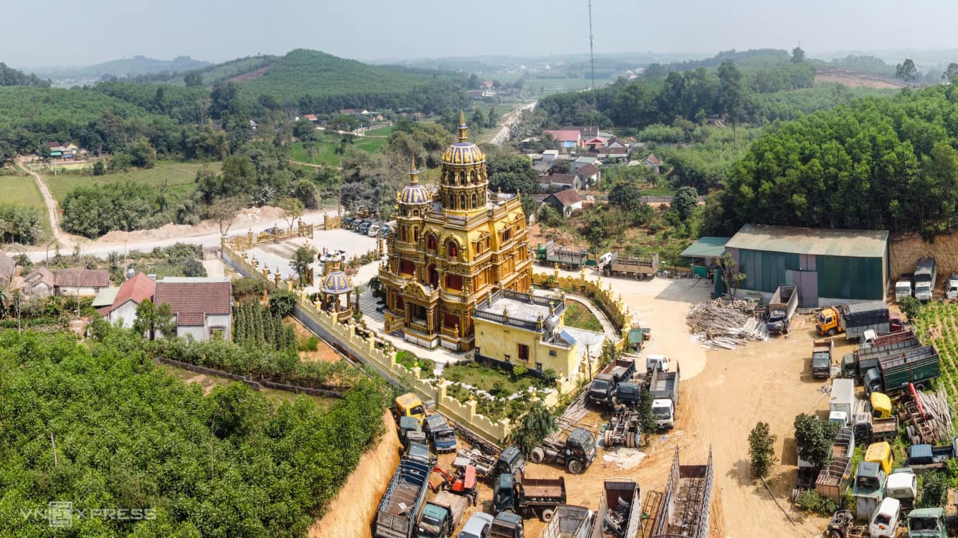 Lâu đài dát vàng 70 tỷ đồng ở Yên Thành Nghệ An