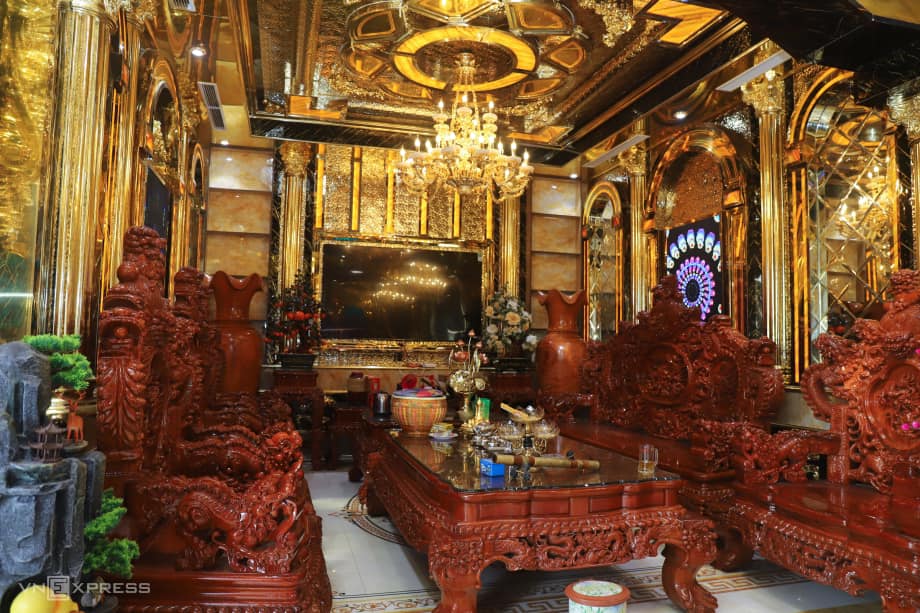 Lâu đài dát vàng 70 tỷ đồng ở Yên Thành Nghệ An